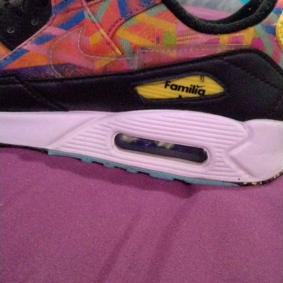 NikevAir Max 90 Familia ~ Latino heritage ~US 5, EUR 37.5 - Picture 8 of 13